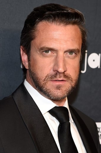 Image of Raúl Esparza